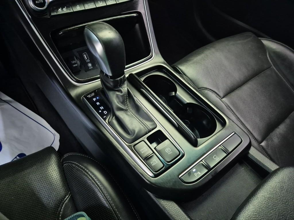 HYUNDAI Grandeur - Vista 12