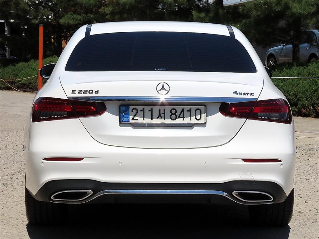Mercedes Benz E class - Vista 4