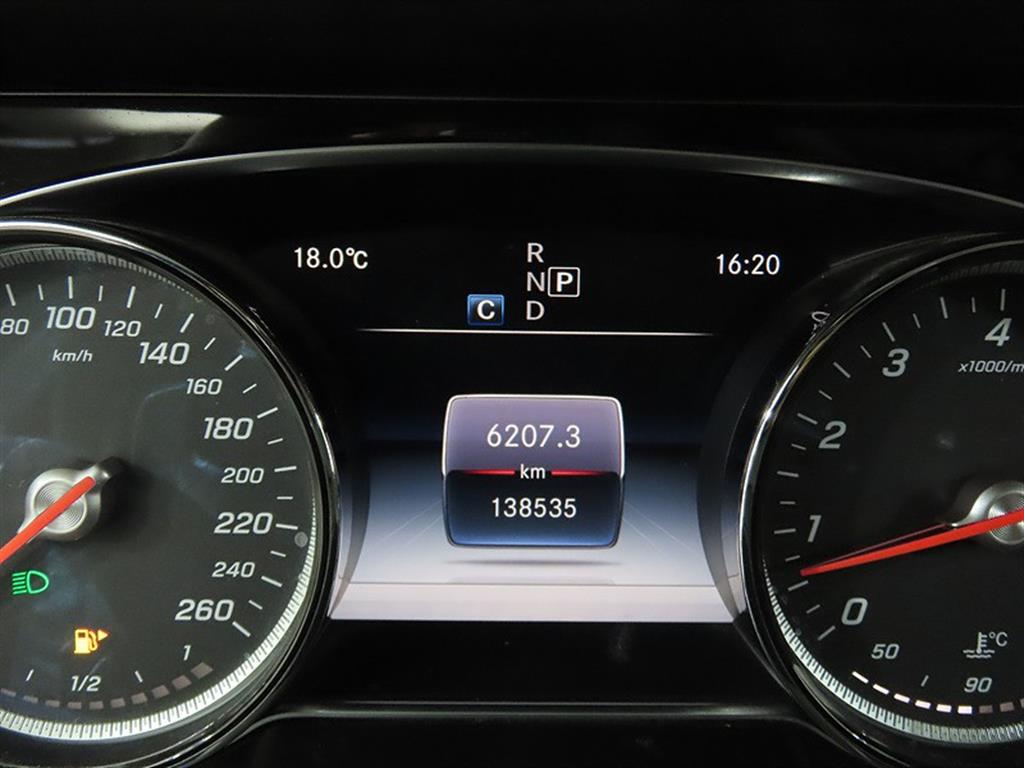 Mercedes Benz E class - Vista 9