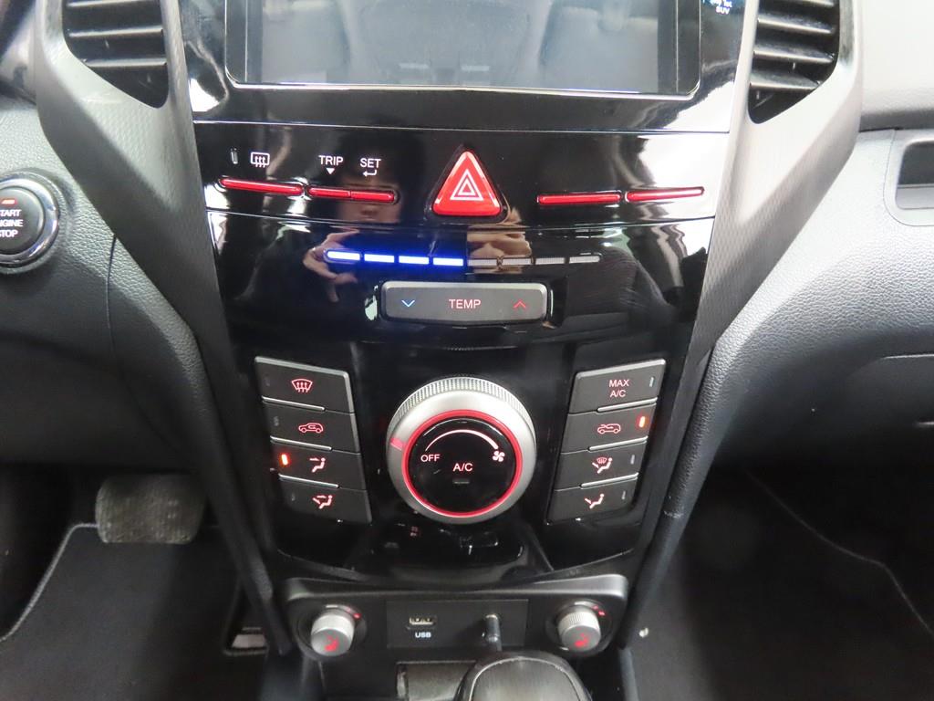 Ssangyong Tivoli - Vista 12