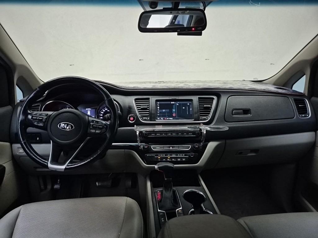 KIA Carnival - Vista 7