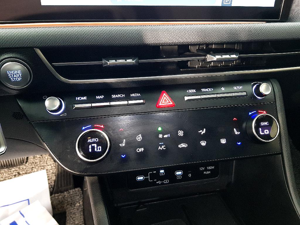 HYUNDAI Sonata - Vista 12