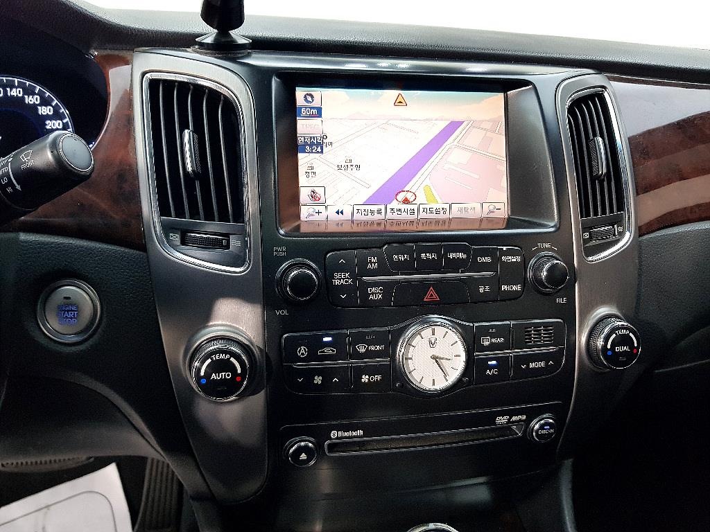 HYUNDAI Equus - Vista 11