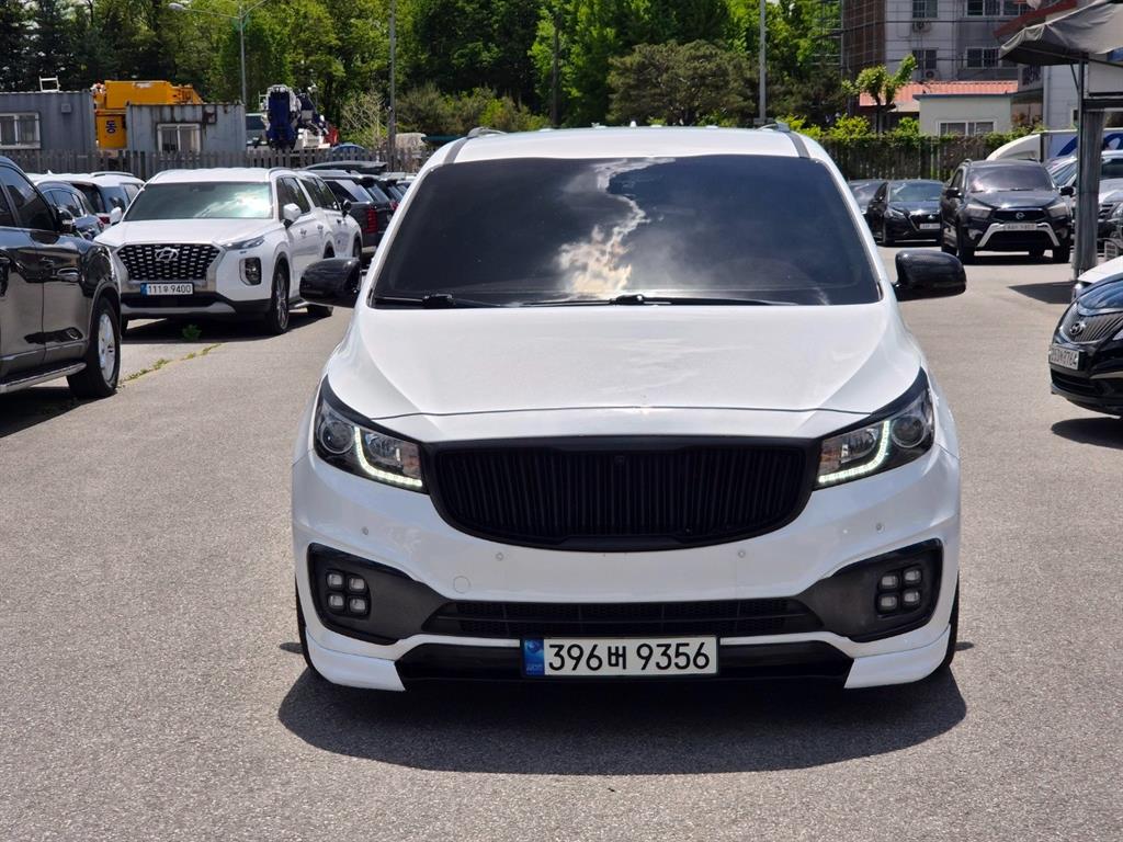 KIA Carnival 2017 Blanco - Importación desde Corea - HF Imports Iquique - Foto 1