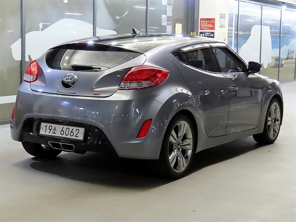HYUNDAI Veloster - Vista 4
