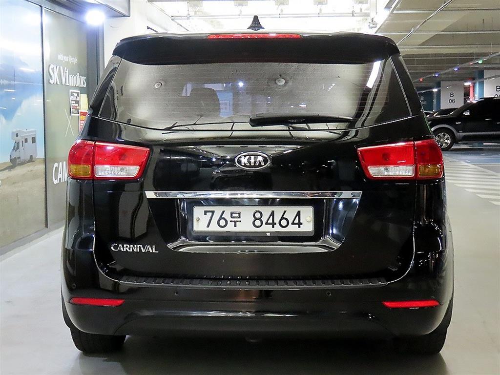 KIA Carnival - Vista 5