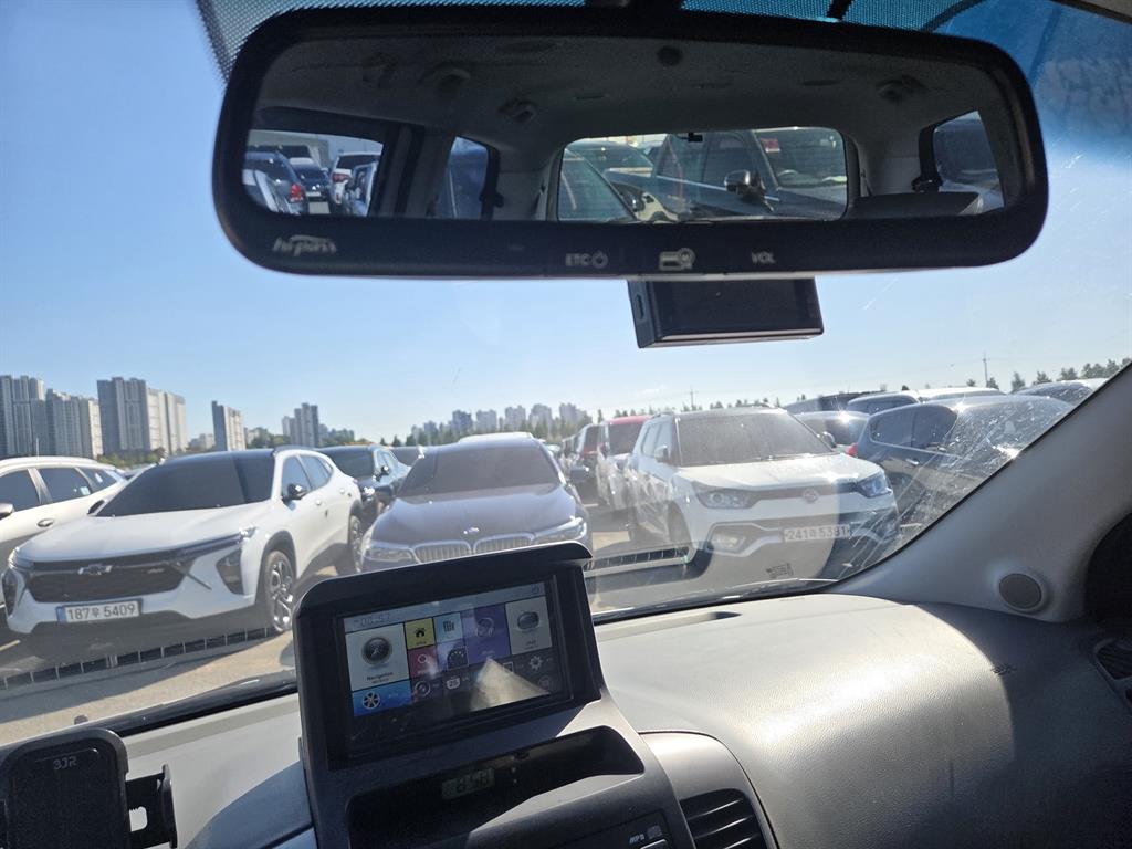 KIA Carnival - Vista 9