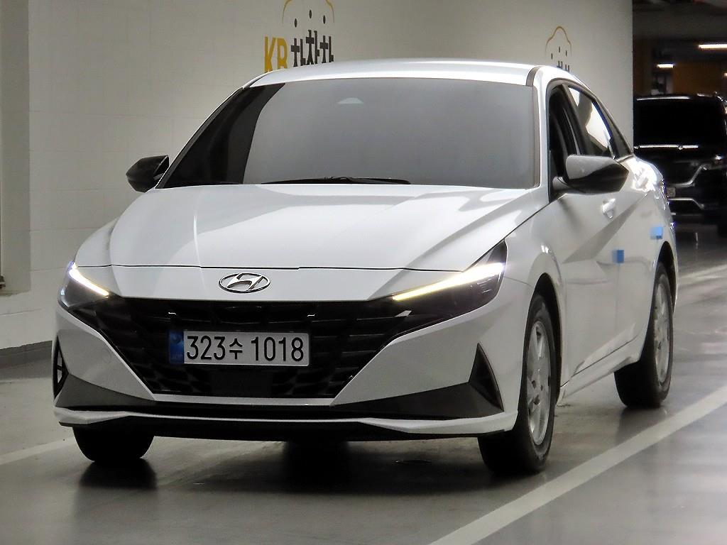 HYUNDAI Avante - Vista 2