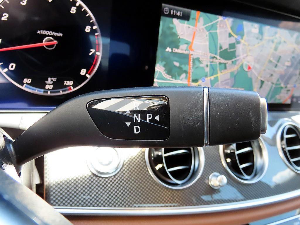 Mercedes Benz E class - Vista 11