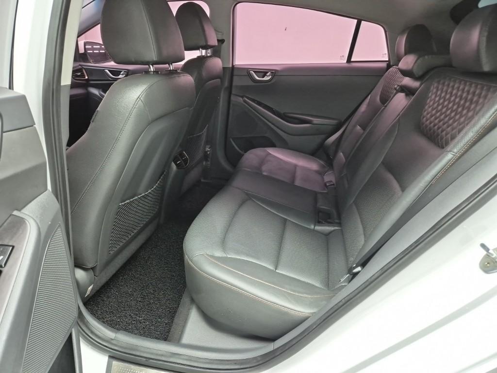 HYUNDAI Ioniq - Vista 12