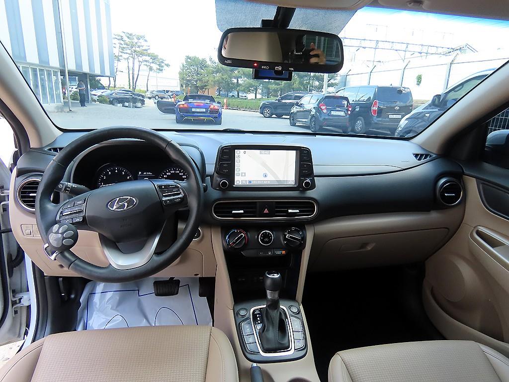 HYUNDAI Kona - Vista 7