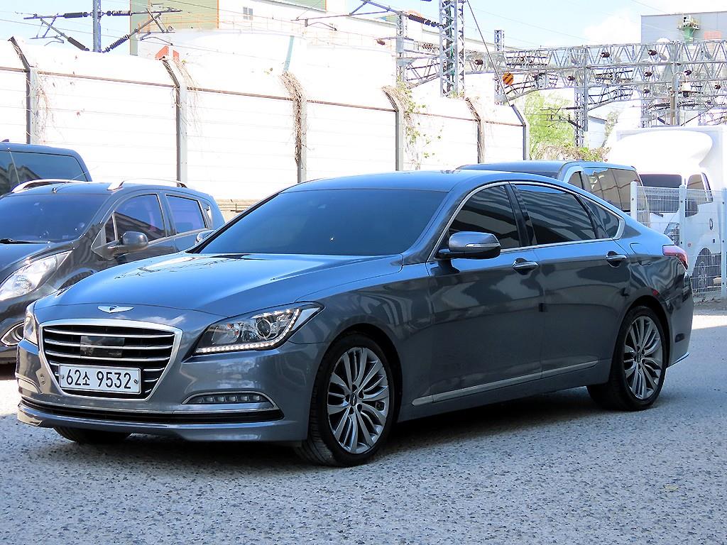 HYUNDAI Genesis - Vista 2