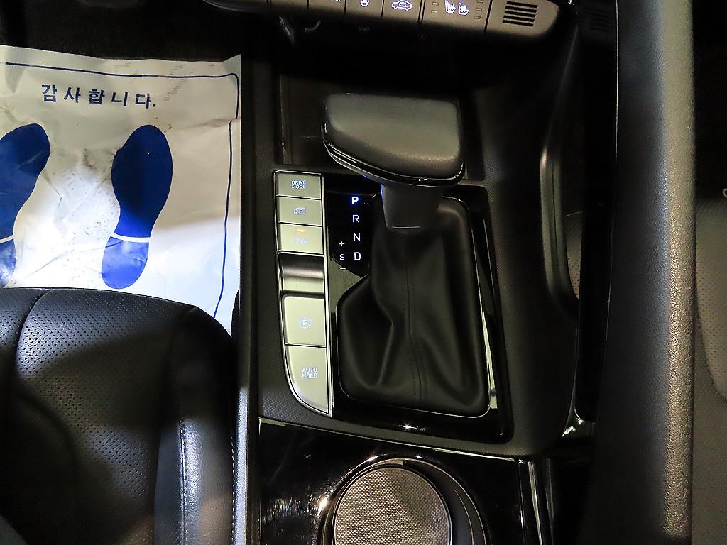 HYUNDAI Avante - Vista 12