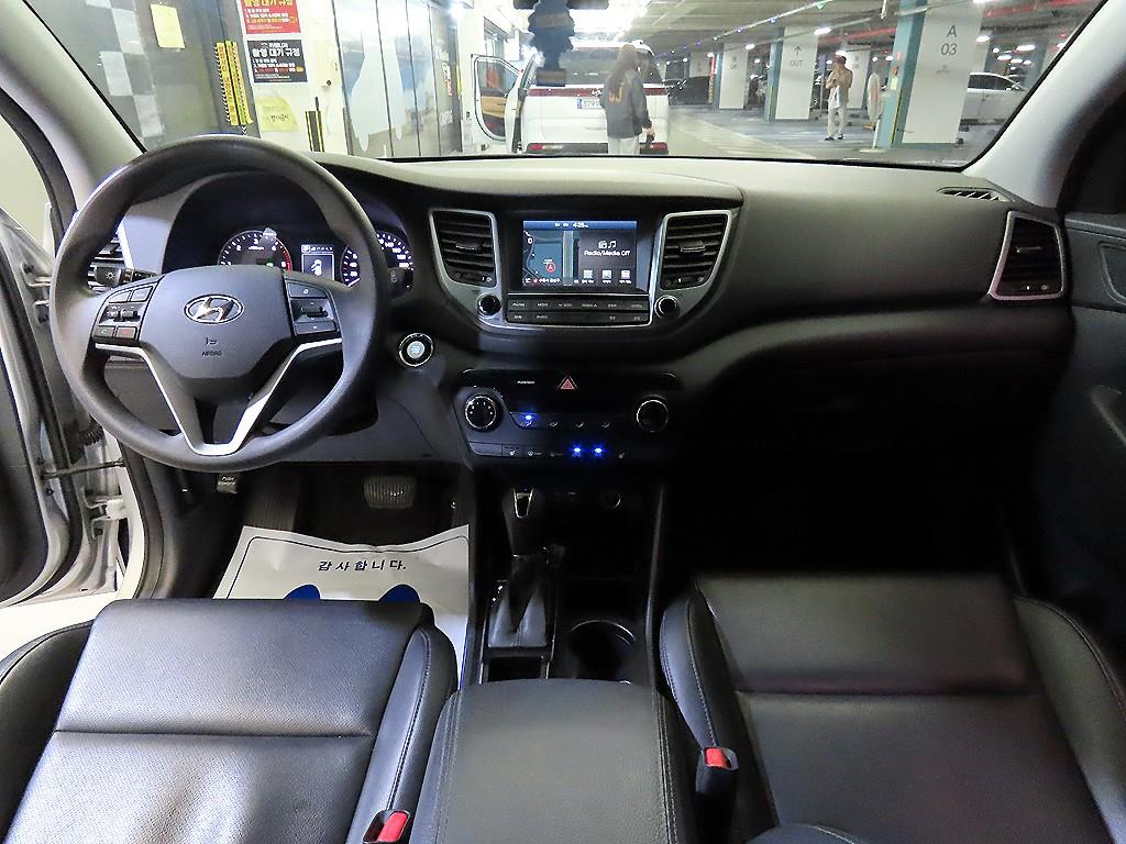 HYUNDAI Tucson - Vista 10