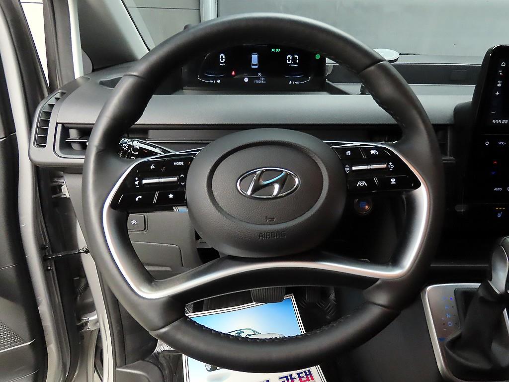 HYUNDAI Staria - Vista 9