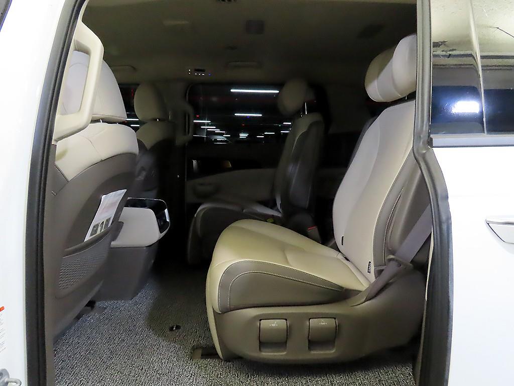 KIA Carnival - Vista 7