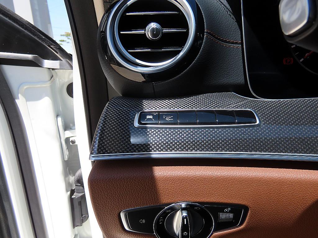 Mercedes Benz E class - Vista 12