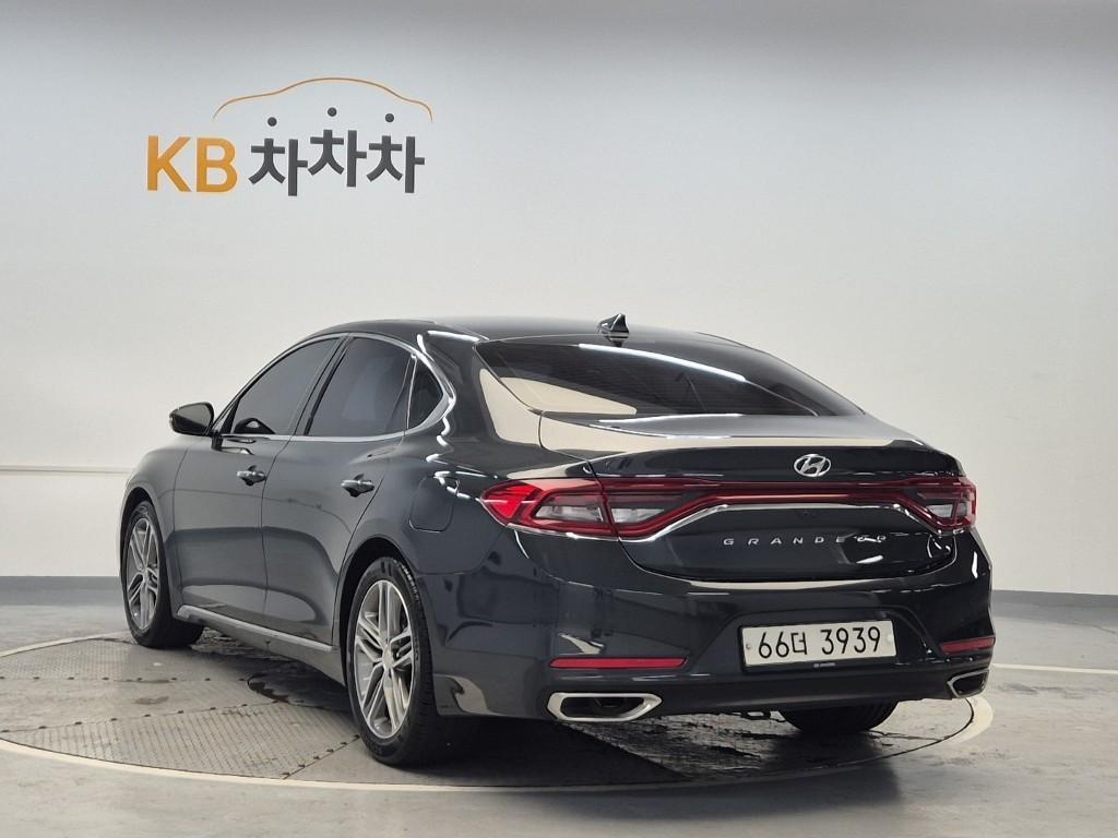 HYUNDAI Grandeur - Vista 2