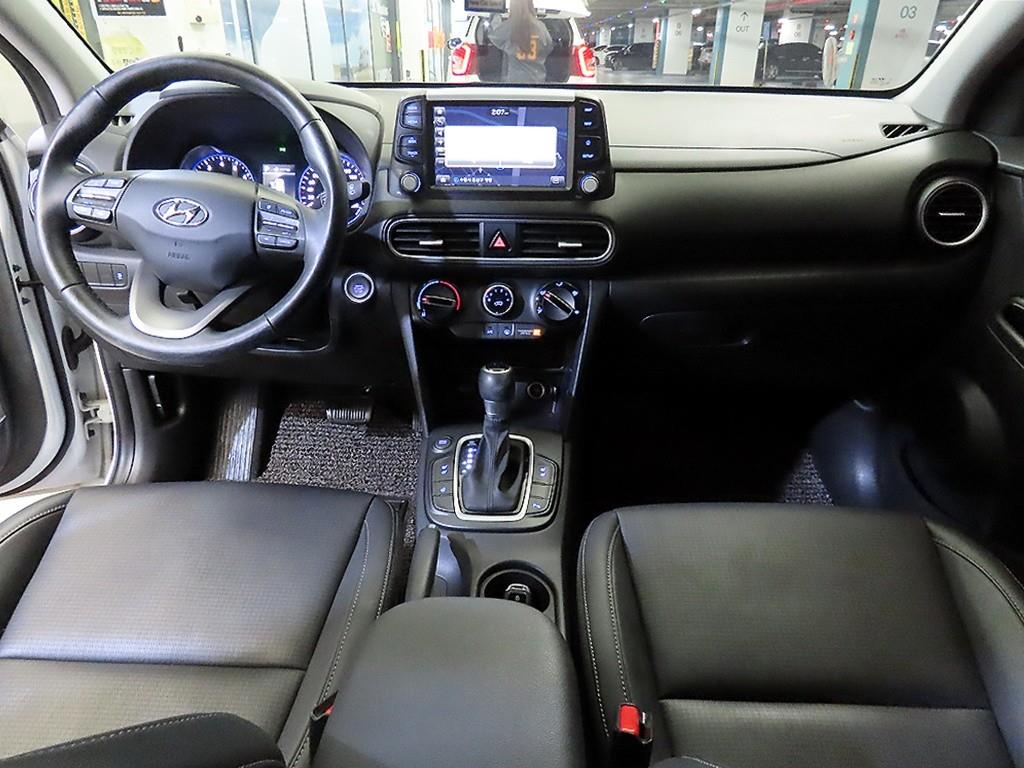 HYUNDAI Kona - Vista 10