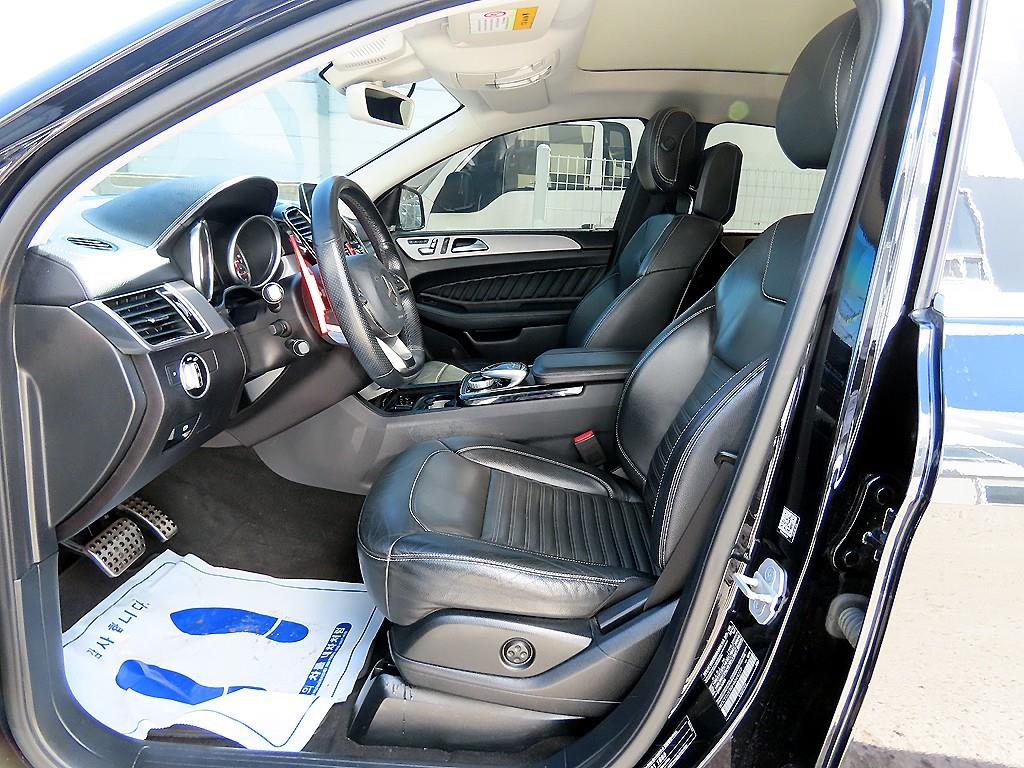 Mercedes Benz GLE Class - Vista 5