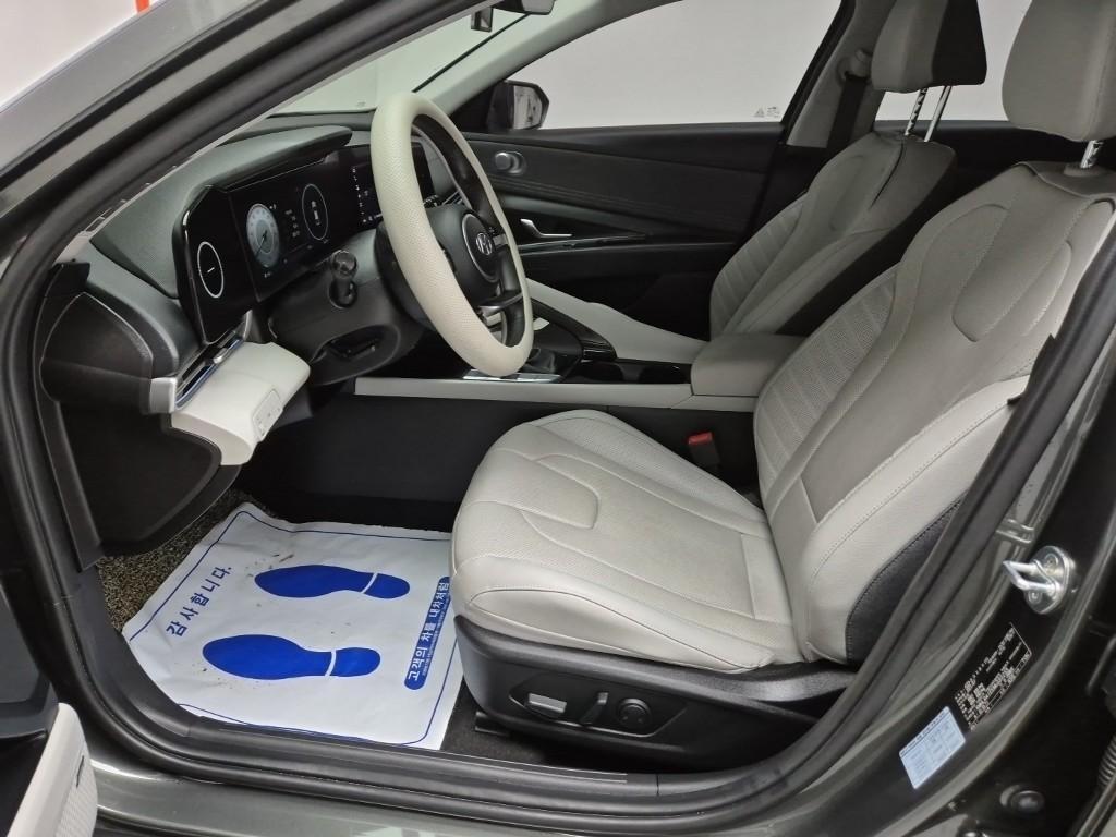 HYUNDAI Avante - Vista 11