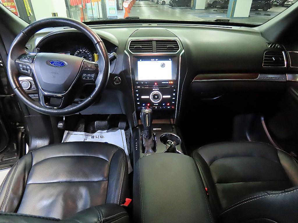 Ford Explorer - Vista 10