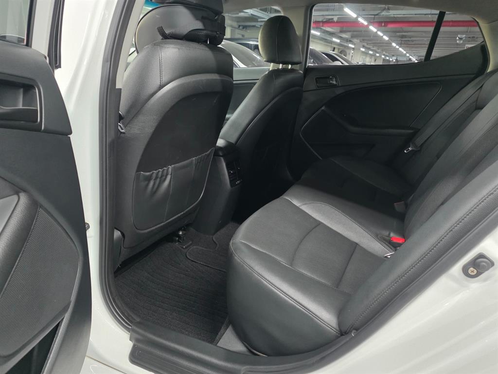 KIA K5 - Vista 8