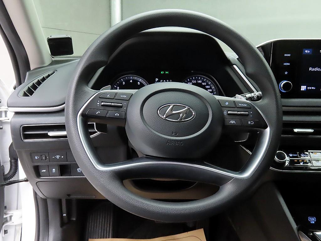 HYUNDAI Sonata - Vista 9