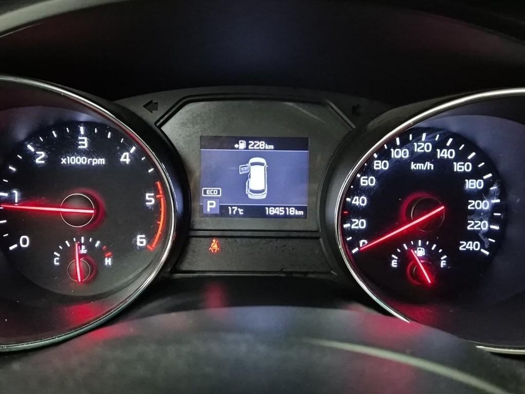 KIA Carnival - Vista 6