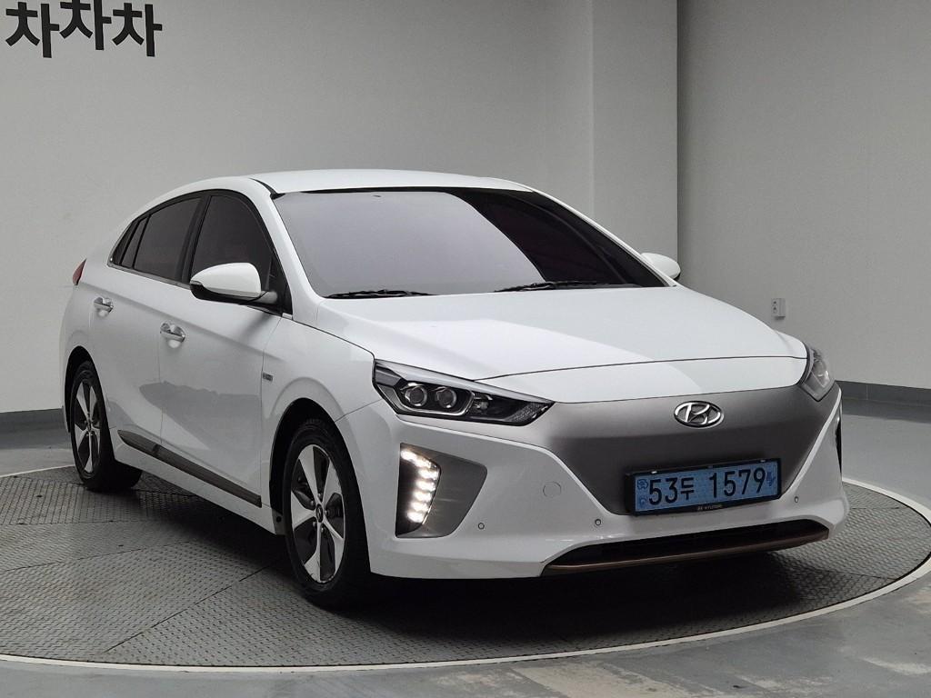 HYUNDAI Ioniq - Vista 4
