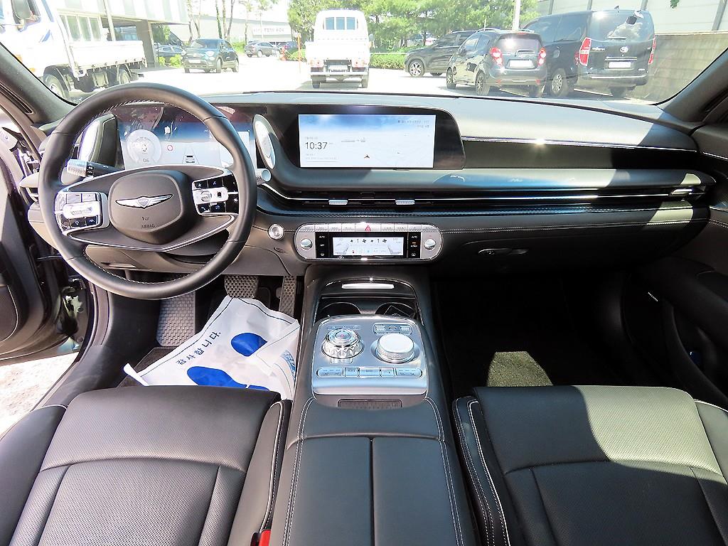 Genesis G90 - Vista 7