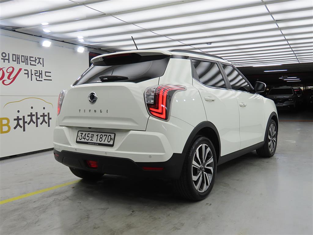 Ssangyong Tivoli - Vista 4