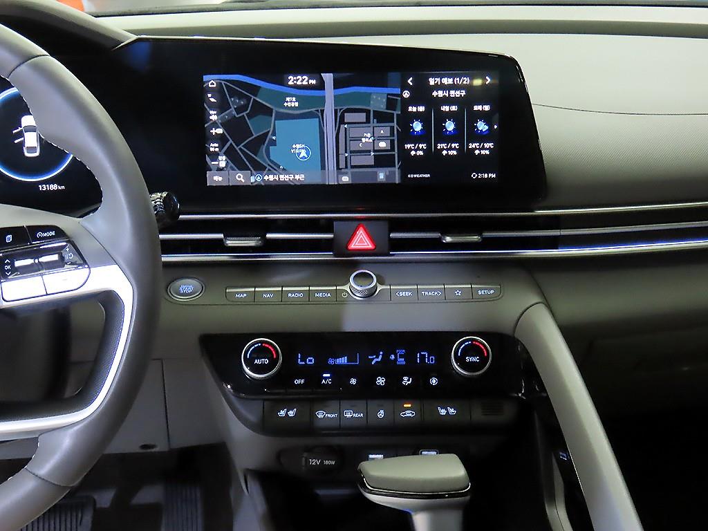 HYUNDAI Avante - Vista 11