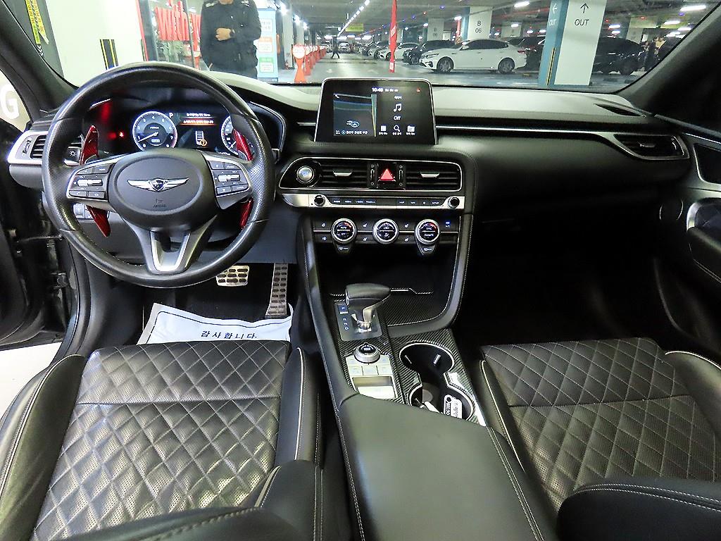 Genesis G70 - Vista 10