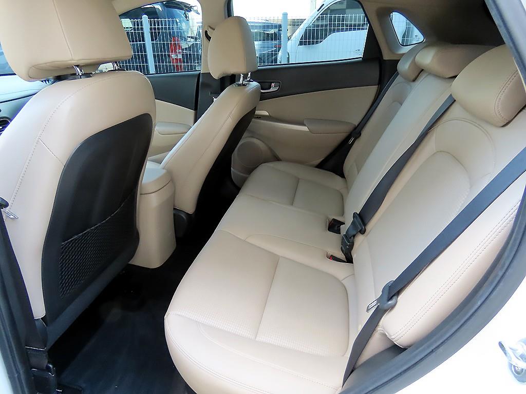 HYUNDAI Kona - Vista 6