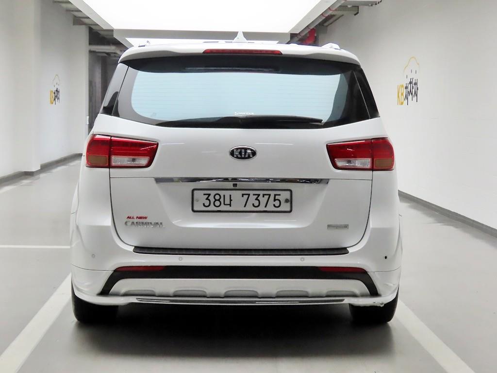KIA Carnival - Vista 3