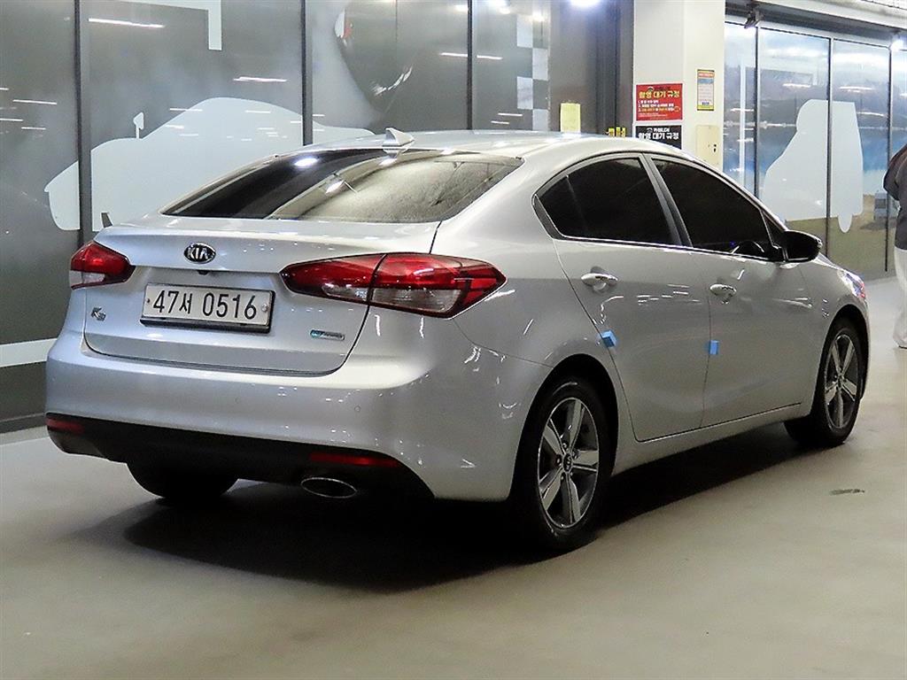 KIA K3 - Vista 4