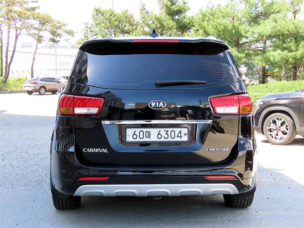 KIA Carnival - Vista 4