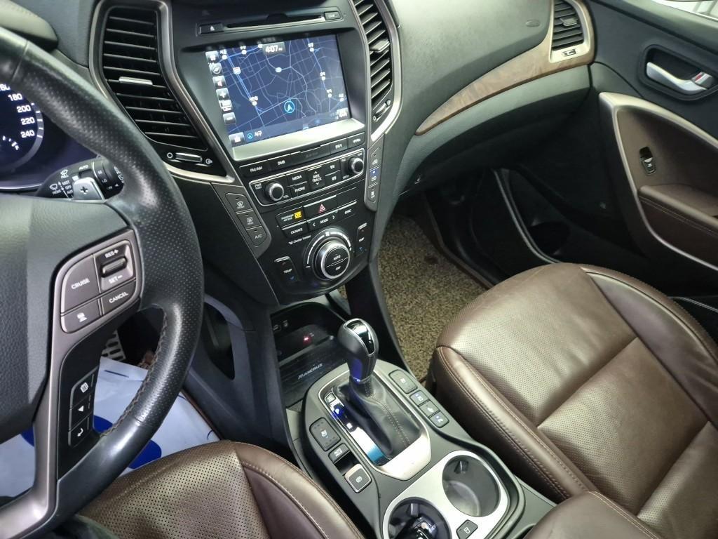 HYUNDAI Maxcruz - Vista 10