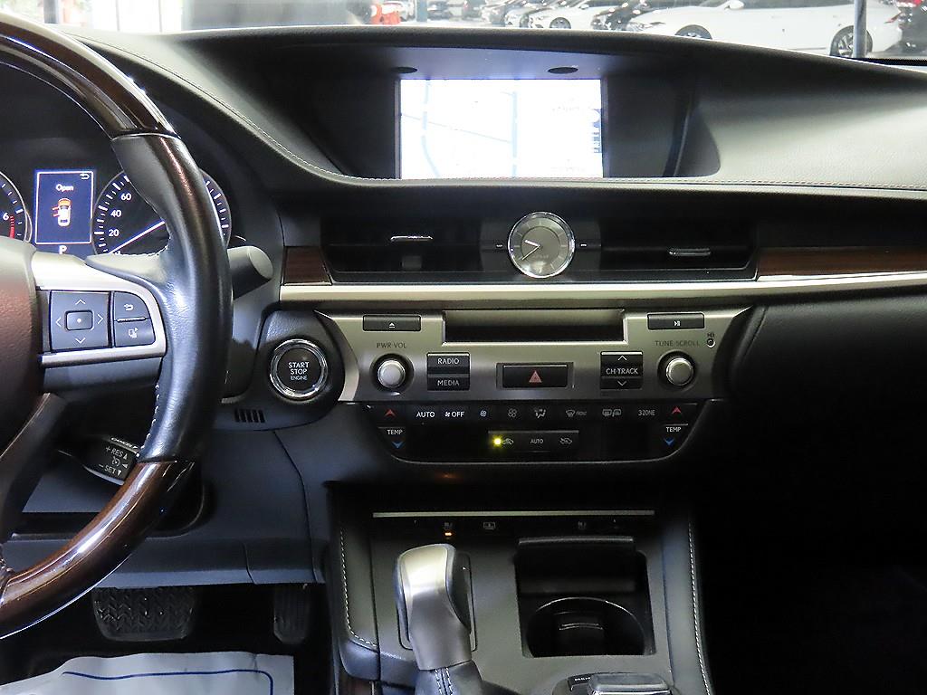 Lexus ES - Vista 11