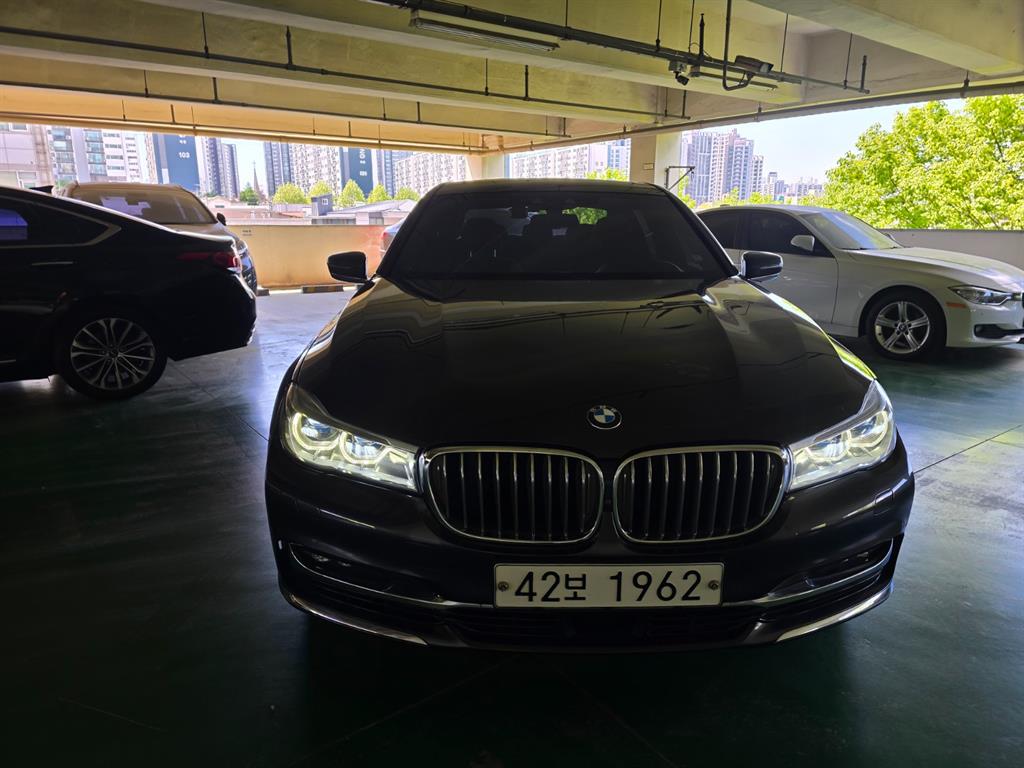 BMW 7 Series - Vista 2