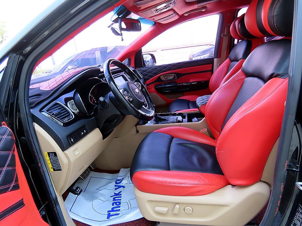 KIA Carnival - Vista 5