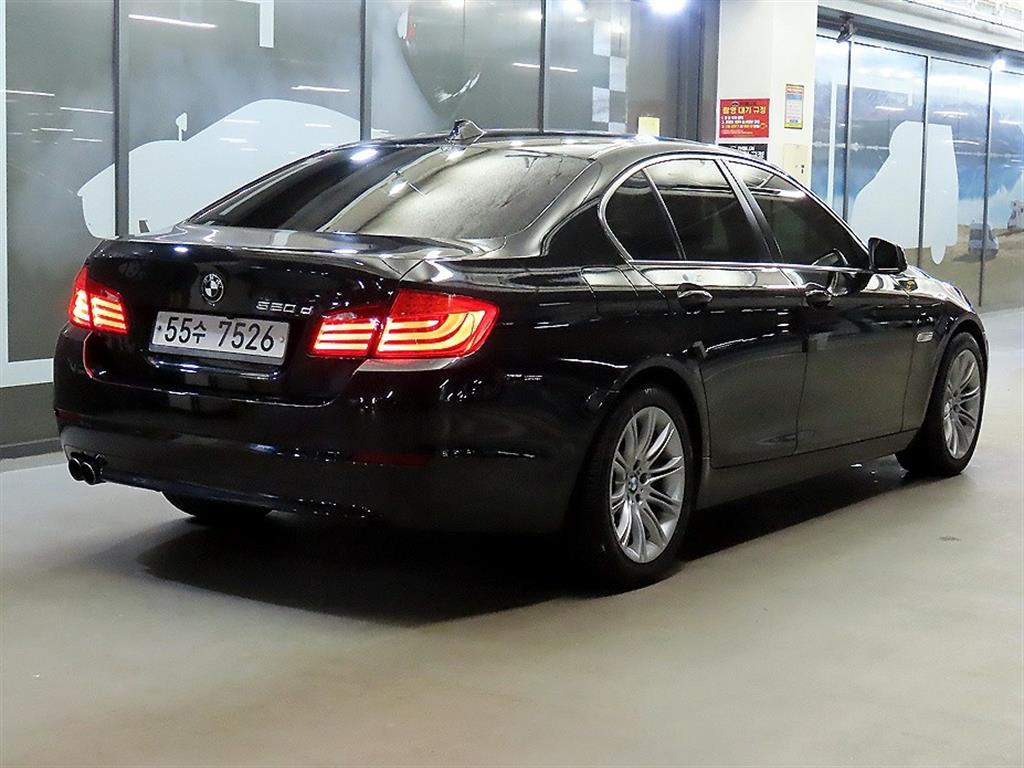 BMW 5 Series - Vista 4