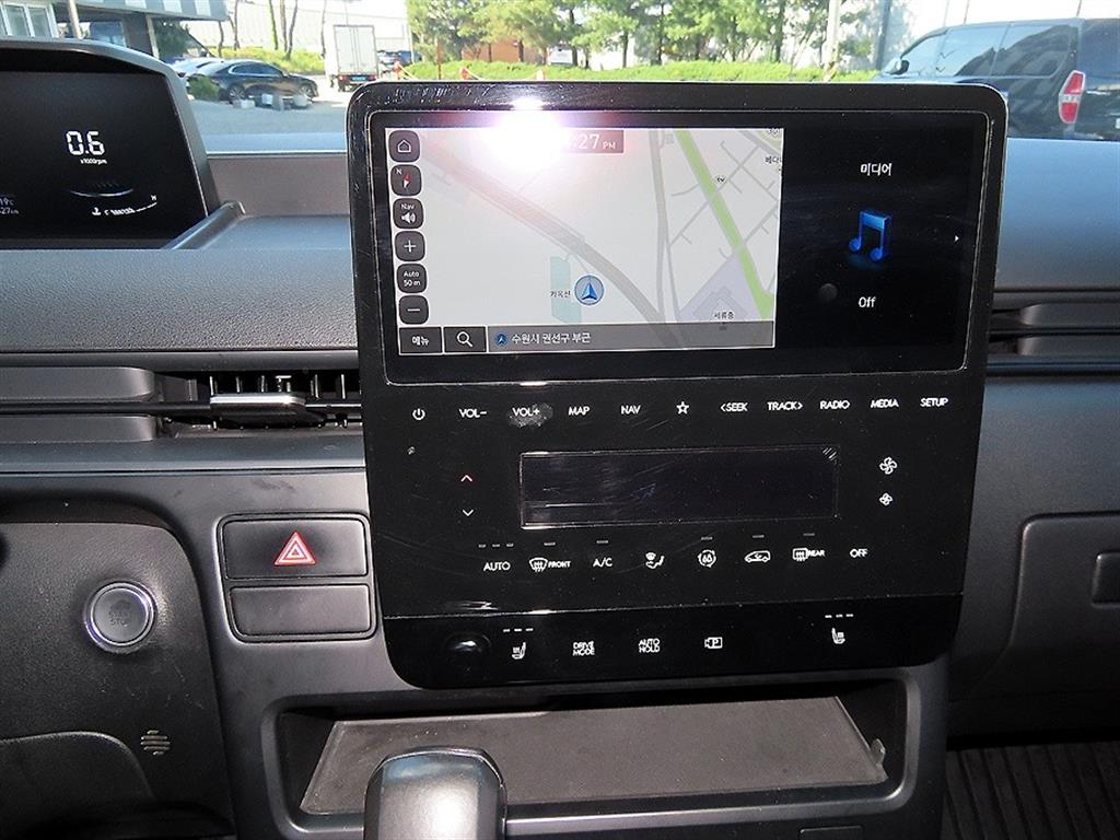 HYUNDAI Staria 2023 Gris - Importación desde Corea - HF Imports Iquique - Foto 13