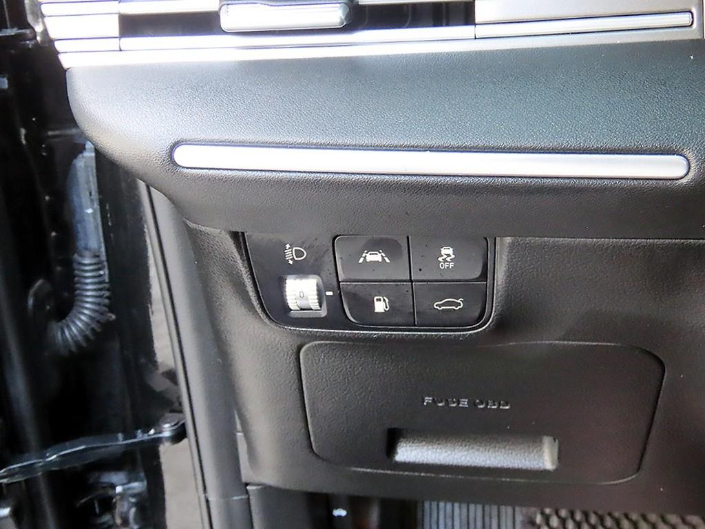 HYUNDAI Grandeur - Vista 12