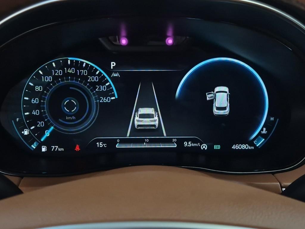 Genesis GV70 - Vista 6