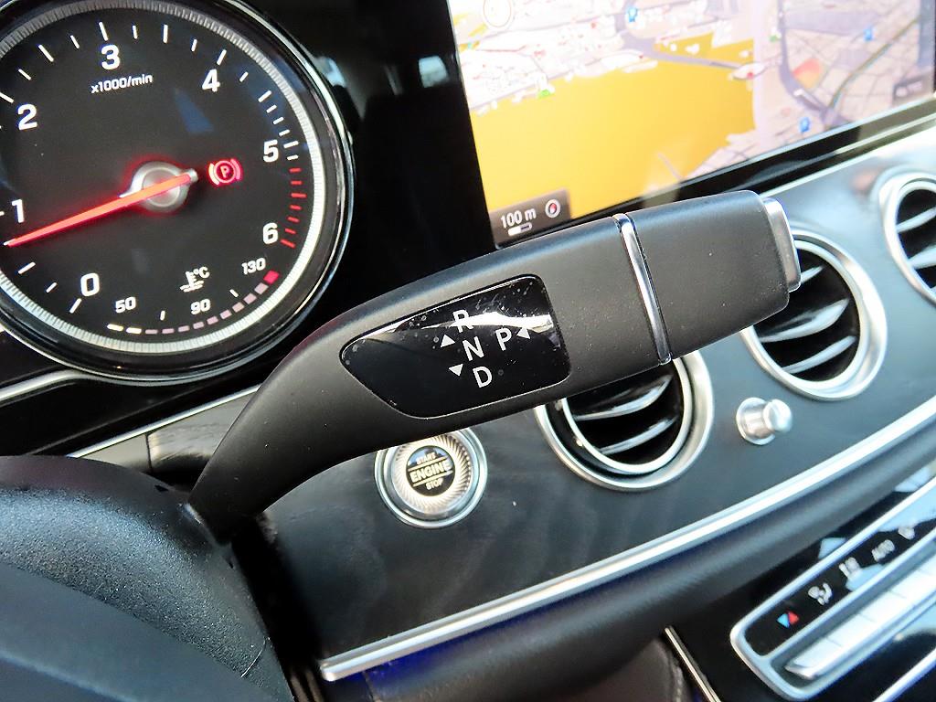 Mercedes Benz E class - Vista 11