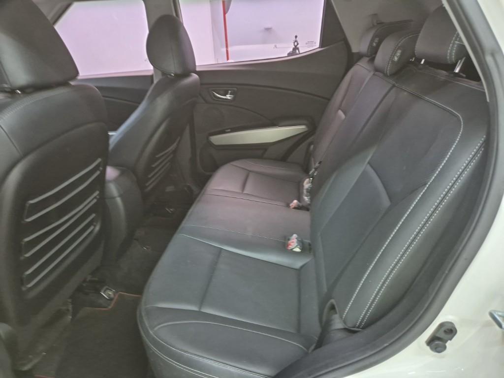 Ssangyong Tivoli - Vista 12