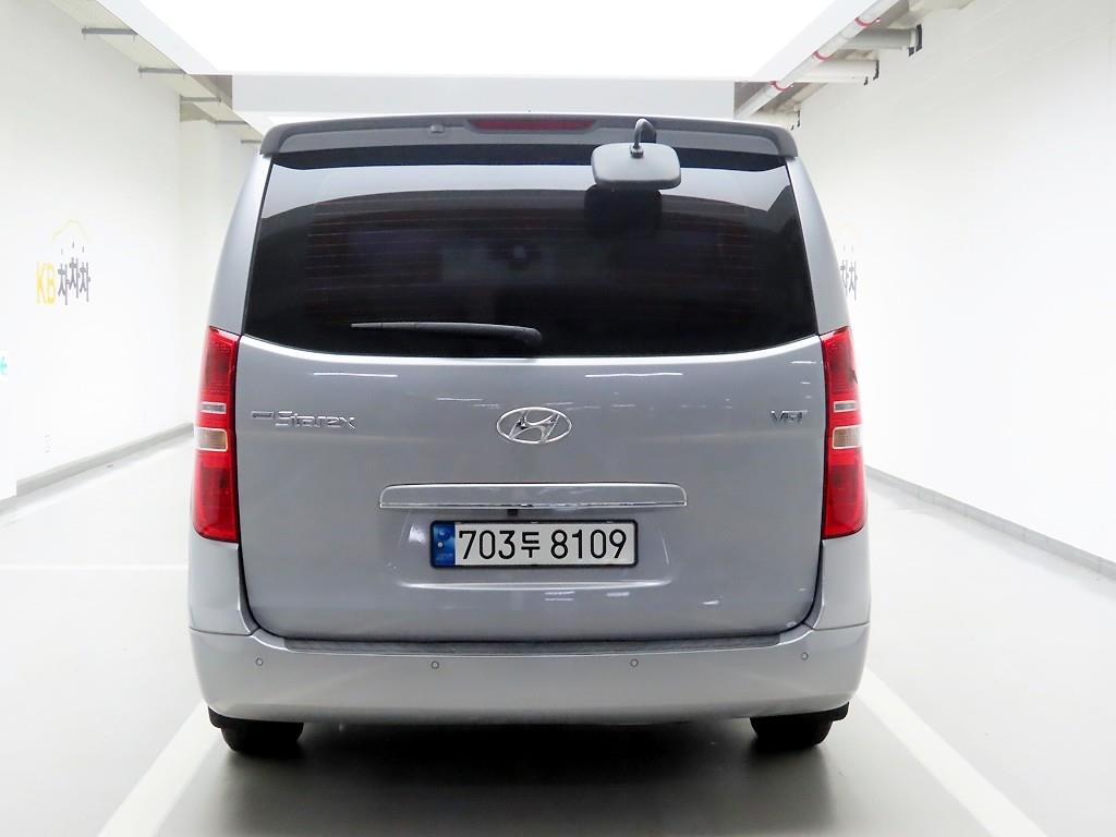 HYUNDAI Starex - Vista 3