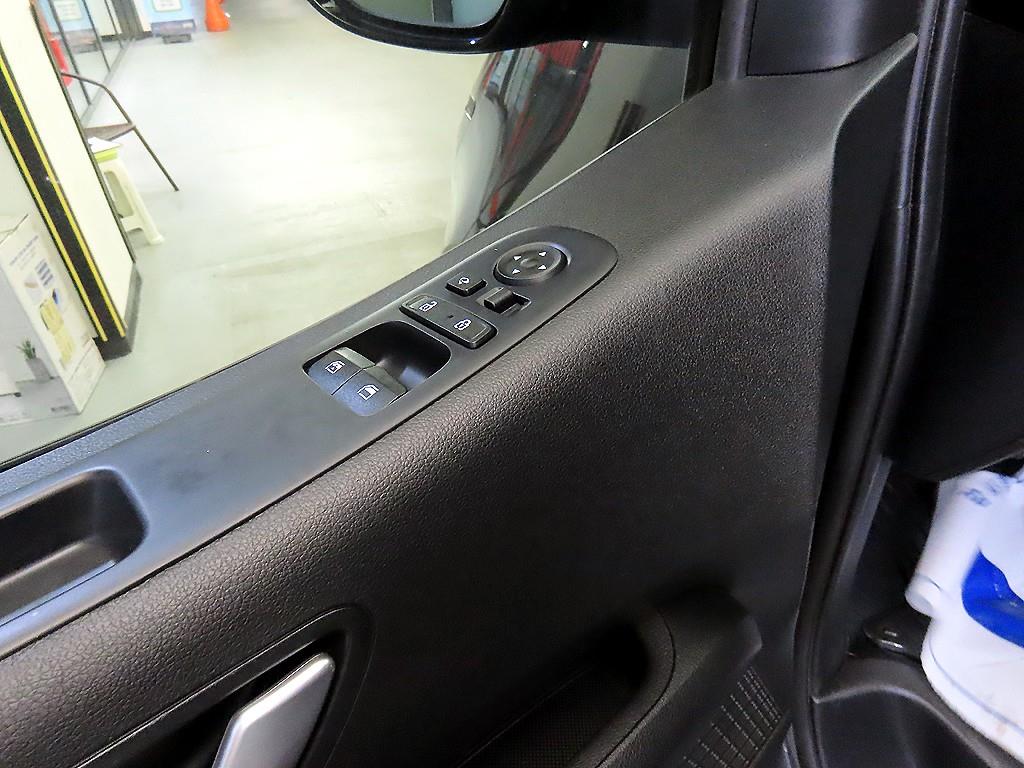 HYUNDAI Staria 2023 Gris - Importación desde Corea - HF Imports Iquique - Foto 13